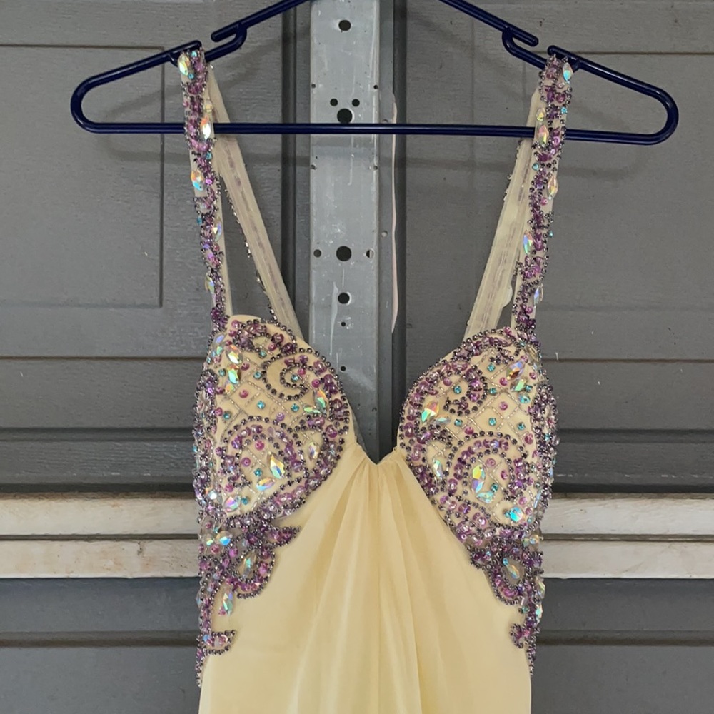 Prom dress - Picture 2 of 4